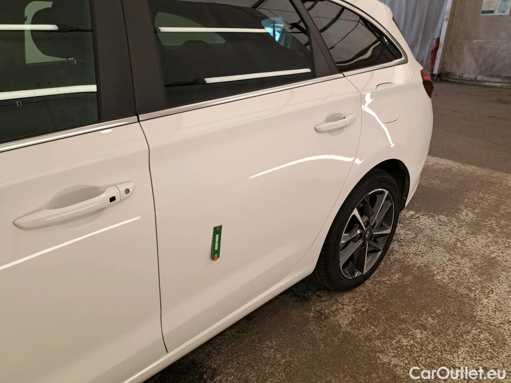  Hyundai  i30 HYUNDAI  Sport Wagon / 2020 / 5P / Break 1.0 T-GDI 120 DCT-7 MHEV CREATIVE SW #14