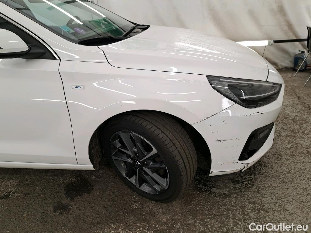  Hyundai  i30 HYUNDAI  Sport Wagon / 2020 / 5P / Break 1.0 T-GDI 120 DCT-7 MHEV CREATIVE SW #9