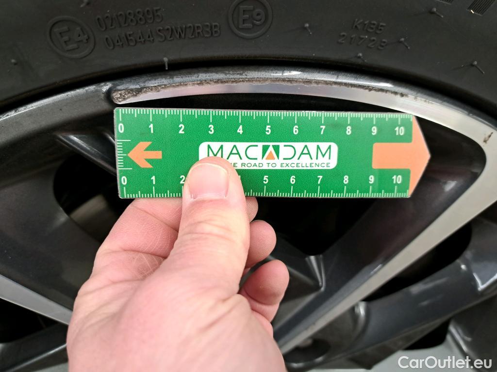  Hyundai  i30 HYUNDAI  Sport Wagon / 2020 / 5P / Break 1.0 T-GDI 120 DCT-7 MHEV CREATIVE SW #23