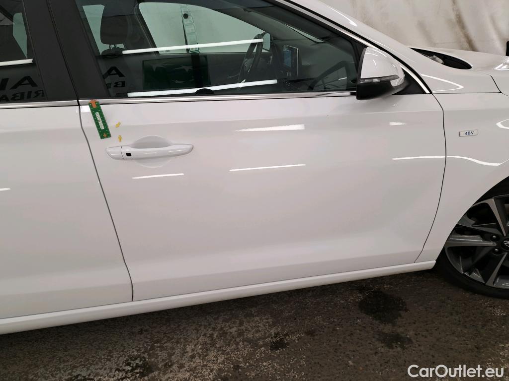  Hyundai  i30 HYUNDAI  Sport Wagon / 2020 / 5P / Break 1.0 T-GDI 120 DCT-7 MHEV CREATIVE SW #28