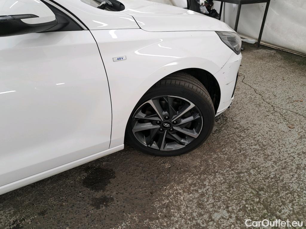  Hyundai  i30 HYUNDAI  Sport Wagon / 2020 / 5P / Break 1.0 T-GDI 120 DCT-7 MHEV CREATIVE SW #21