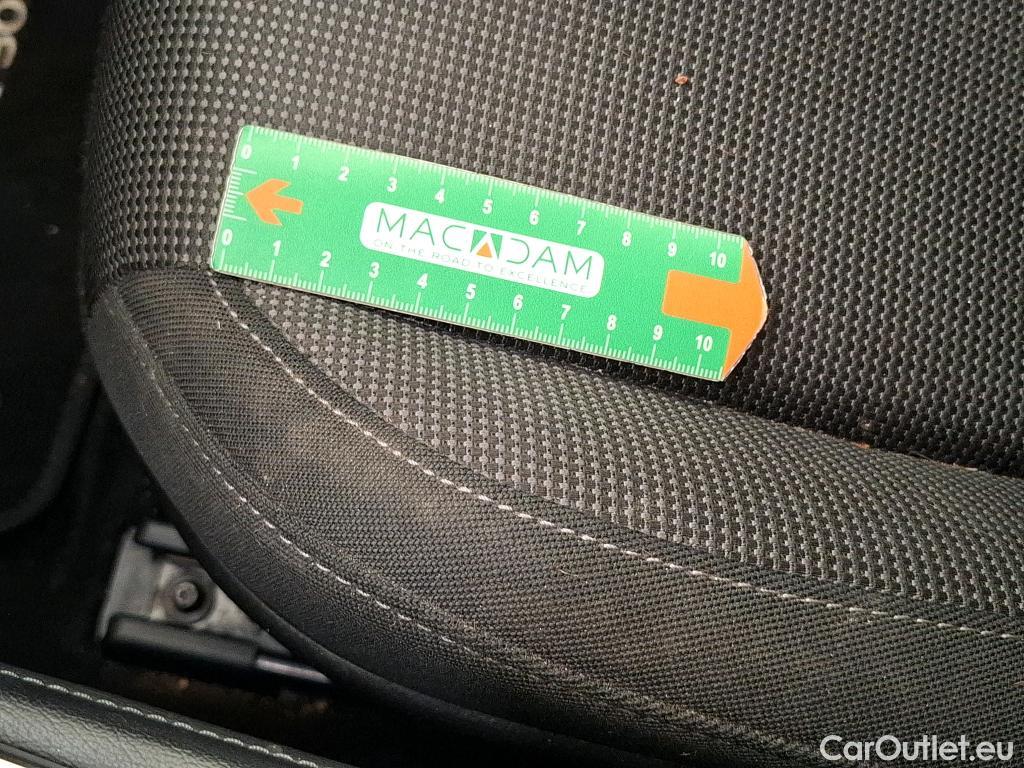  Mazda  CX-30 MAZDA  / 2019 / 5P / Crossover 2.0L e-Skyactiv X M Hybrd Sportline BVA6 #33