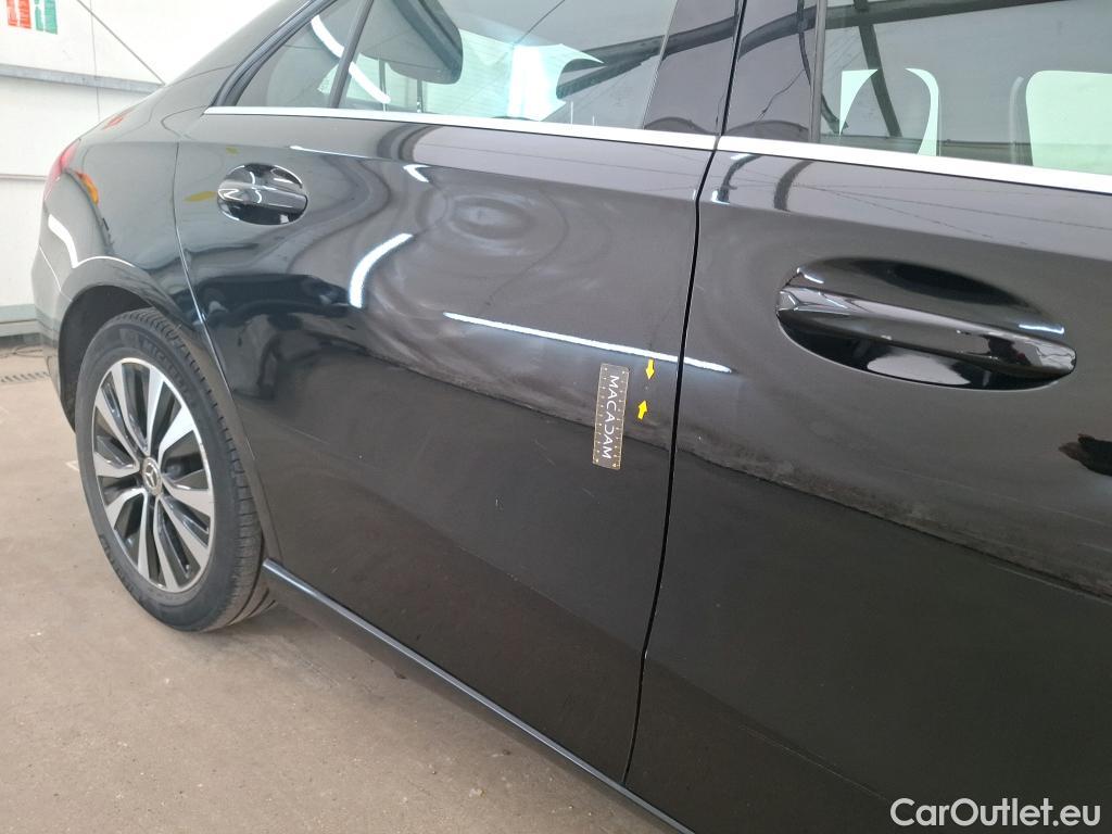  Mercedes  A-Klasse MERCEDES-BENZ Classe A Berline / 2018 / 4P / Berline A 180 d Business Line 8G-DCT #18