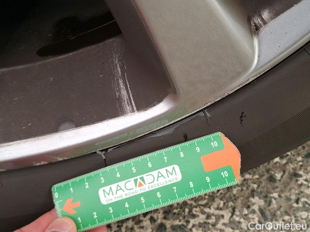  Mazda  CX-30 MAZDA  / 2019 / 5P / Crossover 2.0L e-Skyactiv X M Hybrd Sportline BVA6 #9