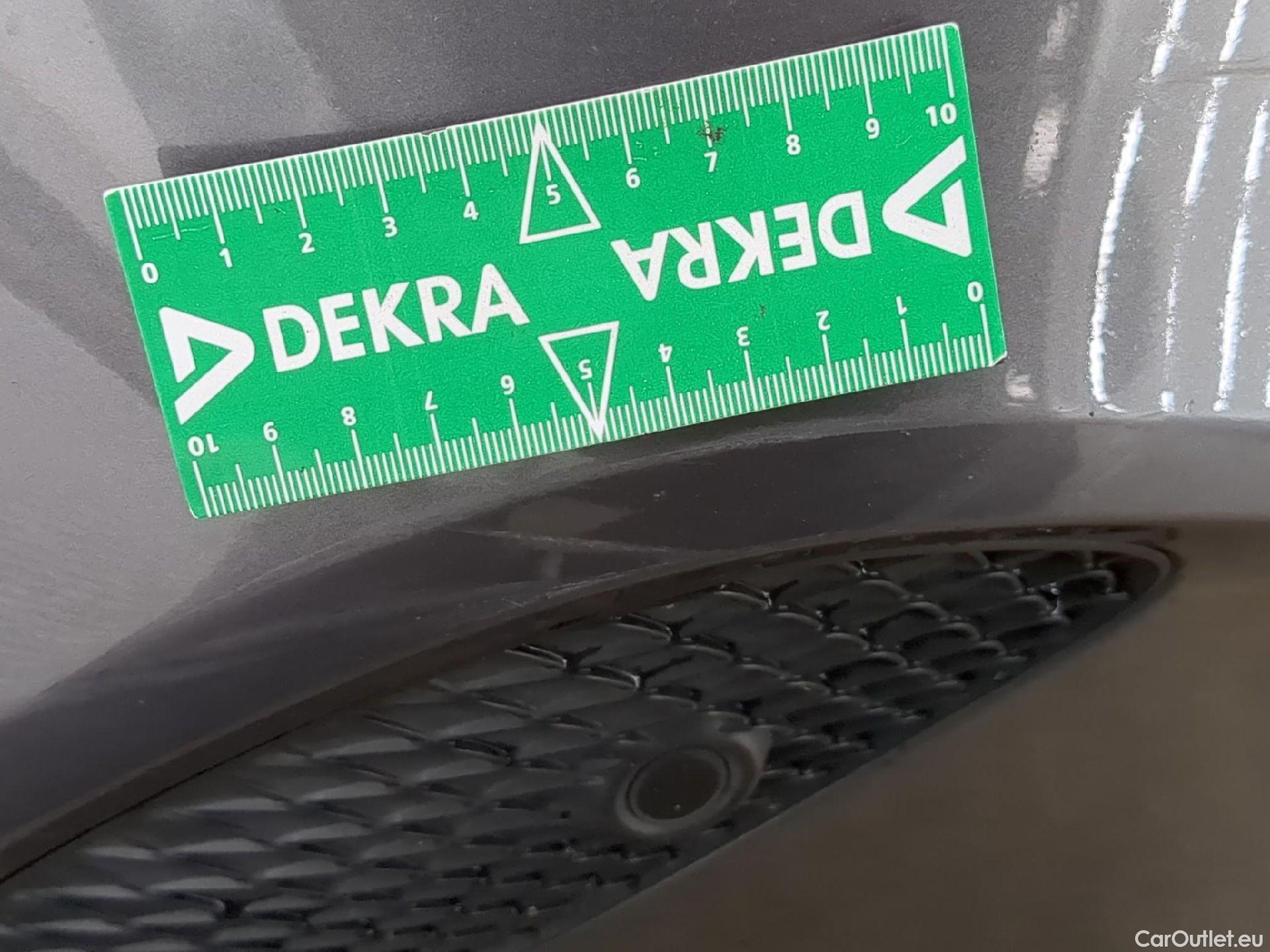  Mercedes  A-Klasse MERCEDES-BENZ Classe A Compact / 2018 / 5P / Berline A 180 d Business Line #1