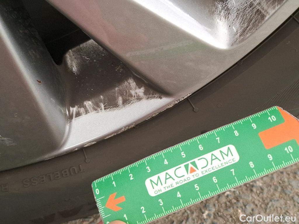  Mazda  CX-30 MAZDA  / 2019 / 5P / Crossover 2.0L e-Skyactiv X M Hybrd Sportline BVA6 #18