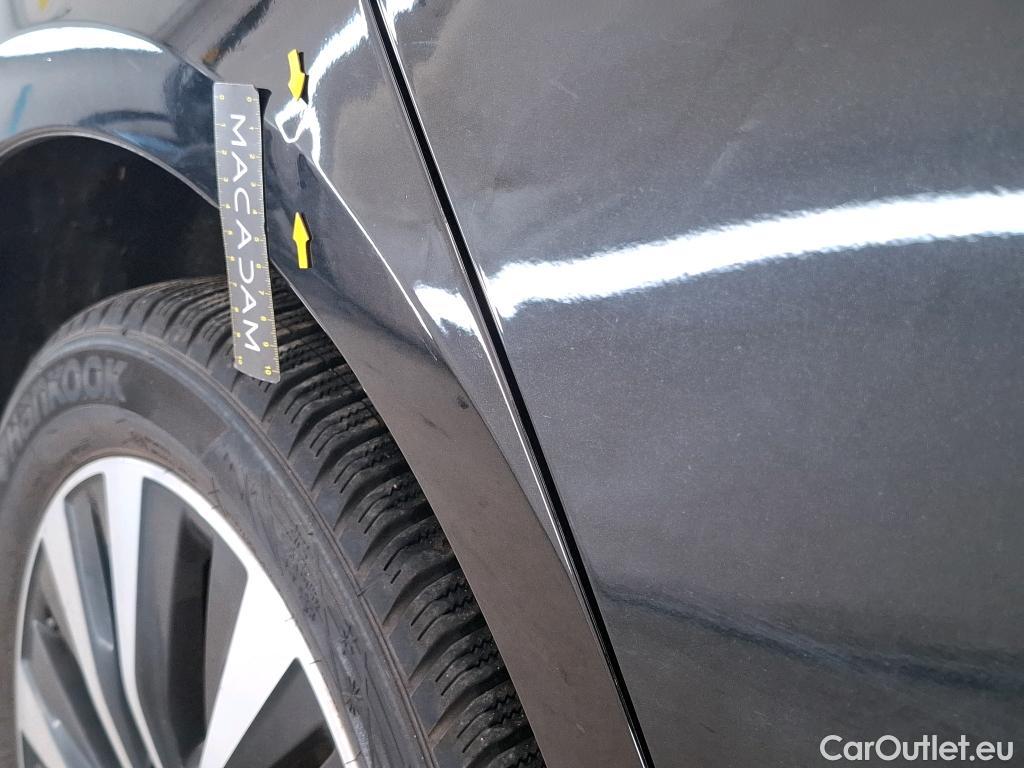  Mercedes  A-Klasse MERCEDES-BENZ Classe A Berline / 2018 / 4P / Berline A 250 e Business Line 8G-DCT #15