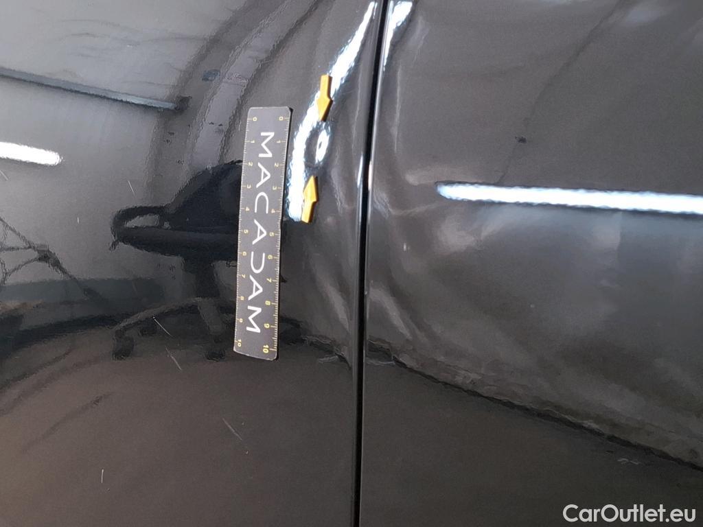  Mercedes  A-Klasse MERCEDES-BENZ Classe A Berline / 2018 / 4P / Berline A 180 d Business Line 8G-DCT #19