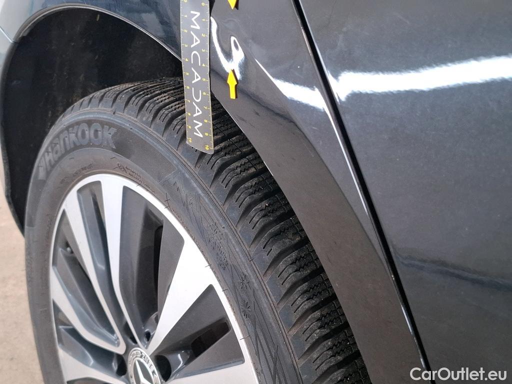  Mercedes  A-Klasse MERCEDES-BENZ Classe A Berline / 2018 / 4P / Berline A 250 e Business Line 8G-DCT #16