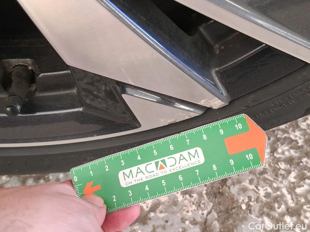  Peugeot  308  Allure 1.5 HDi 130CV BVA8 E6d #30