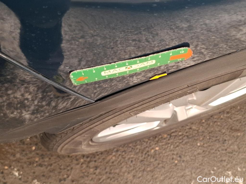  Peugeot  3008  Active Pack 1.5 HDi 130CV BVA8 E6d #14