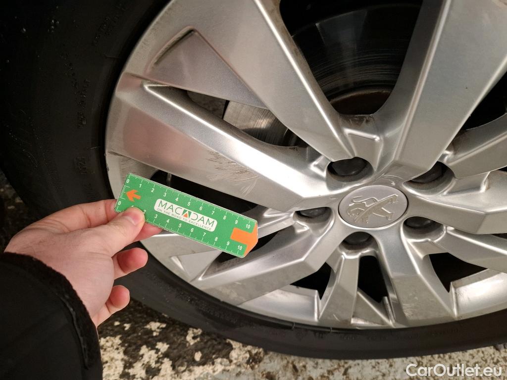  Peugeot  3008  Active Business 1.5 HDi 130CV BVA8 E6d #9