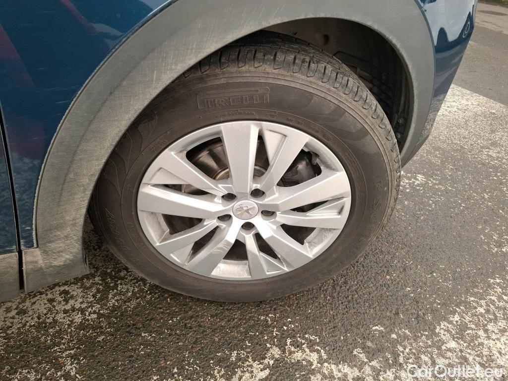  Peugeot  3008  Active Pack 1.5 HDi 130CV BVA8 E6d #34