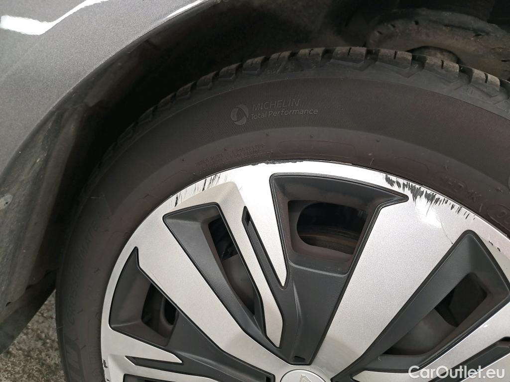  Peugeot  208  Active Pack 1.5 HDi 100CV BVM6 E6d #19