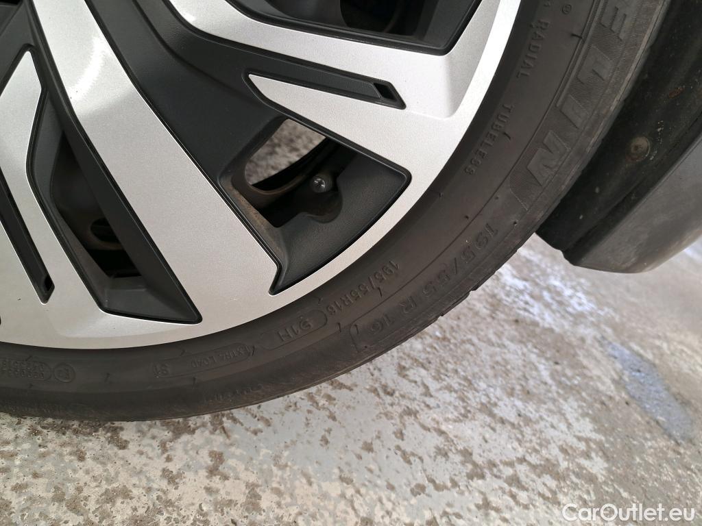  Peugeot  208  Active Pack 1.5 HDi 100CV BVM6 E6d #11