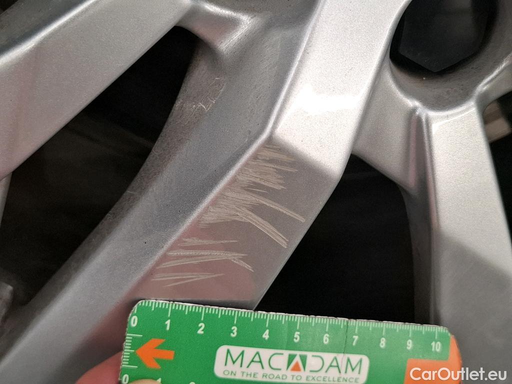  Peugeot  3008  Active Pack 1.5 HDi 130CV BVA8 E6d #36