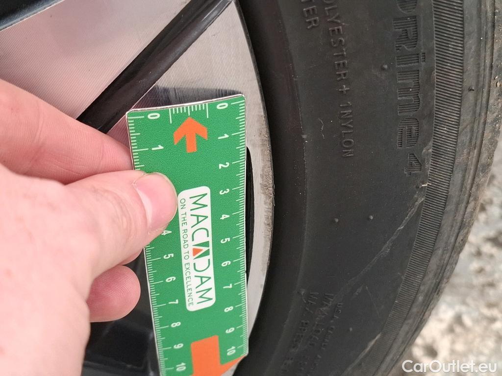  Peugeot  308  Allure 1.5 HDi 130CV BVA8 E6d #33