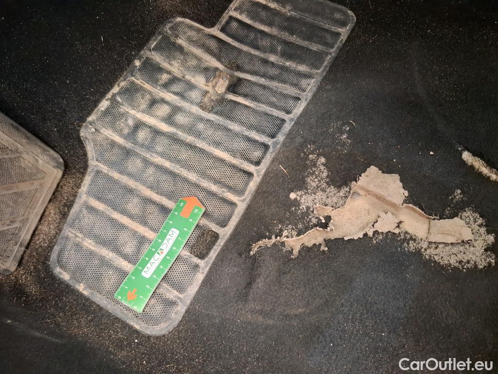  Peugeot  308  Allure 1.5 HDi 130CV BVA8 E6d #4