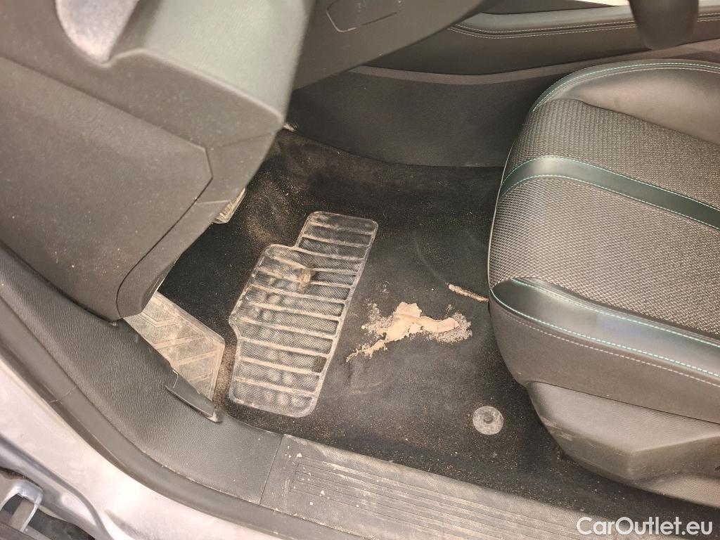  Peugeot  308  Allure 1.5 HDi 130CV BVA8 E6d #1