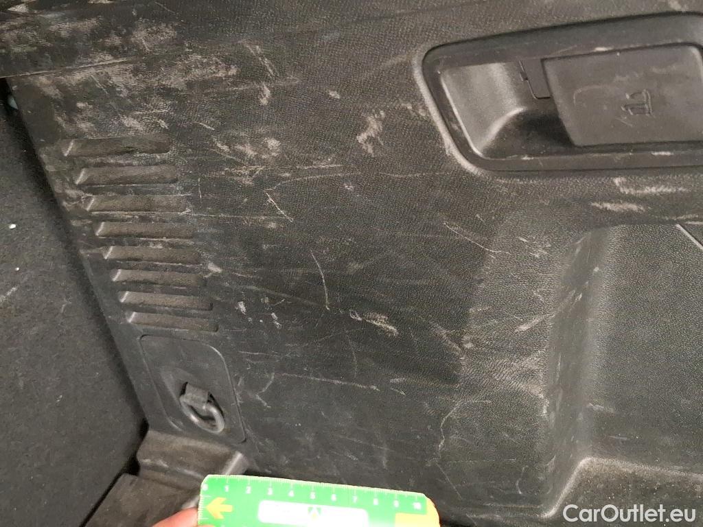  Peugeot  3008  Active Pack 1.5 HDi 130CV BVA8 E6d #21