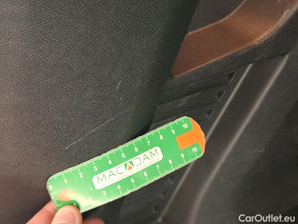  Peugeot  5008  Allure Pack 1.5 HDi 130CV BVA8 7 Sieges E6d #38