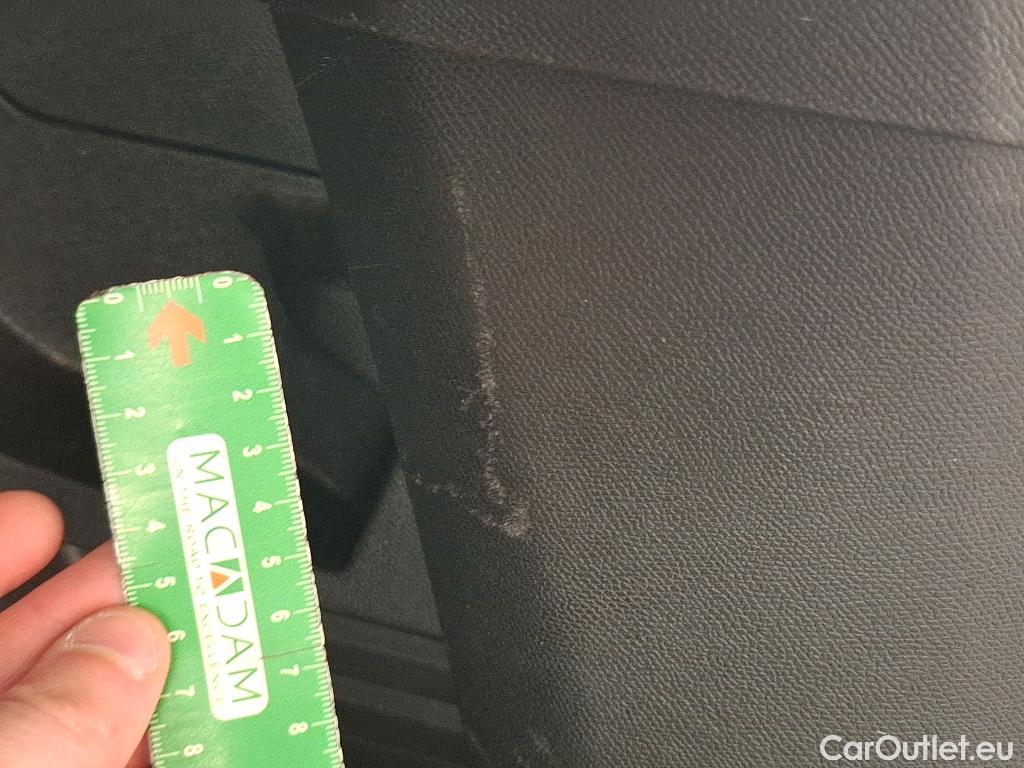  Peugeot  5008  Allure Pack 1.5 HDi 130CV BVA8 7 Sieges E6d #34