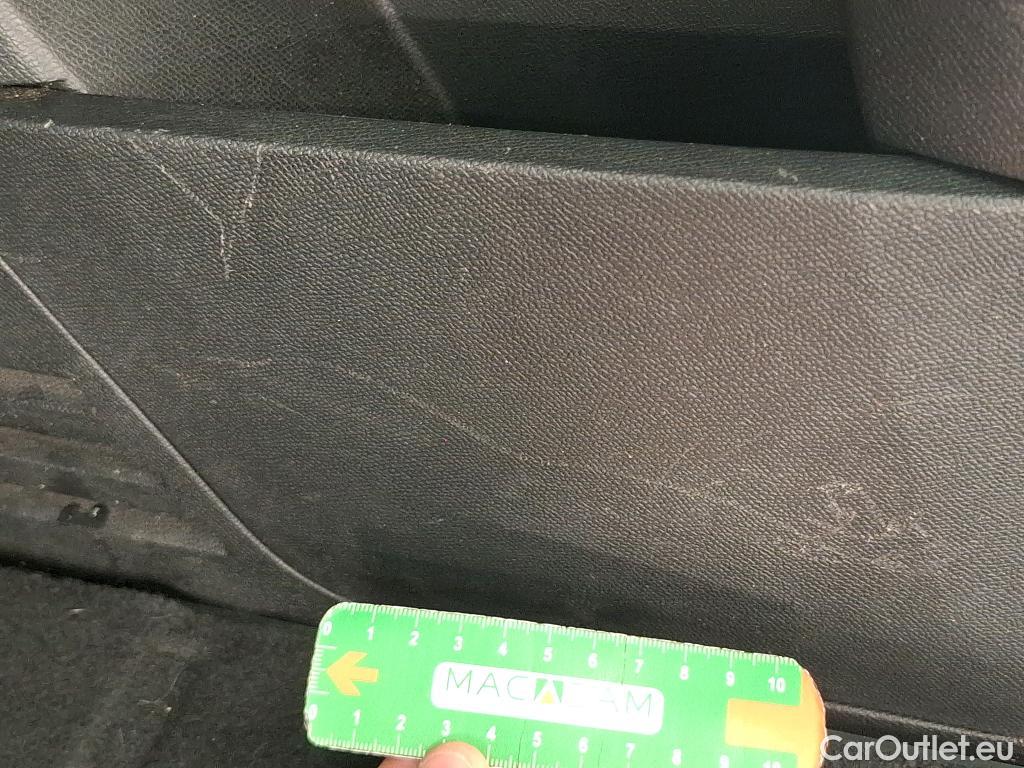  Peugeot  5008  Allure Pack 1.5 HDi 130CV BVA8 7 Sieges E6d #35