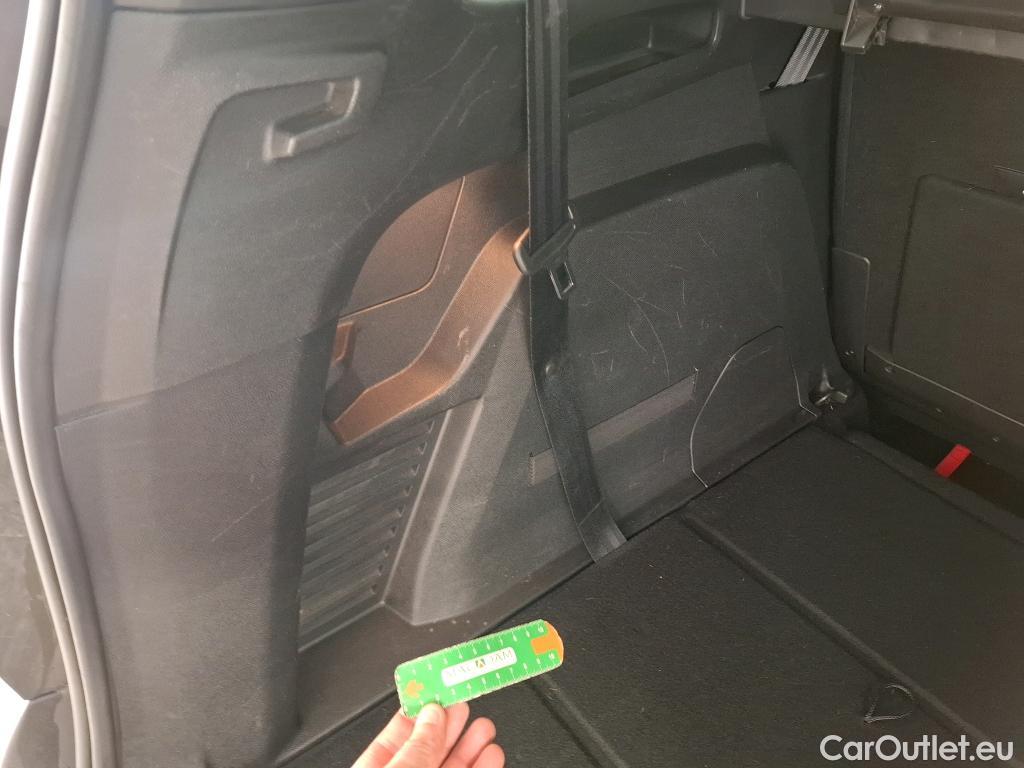  Peugeot  5008  Allure Pack 1.5 HDi 130CV BVA8 7 Sieges E6d #37