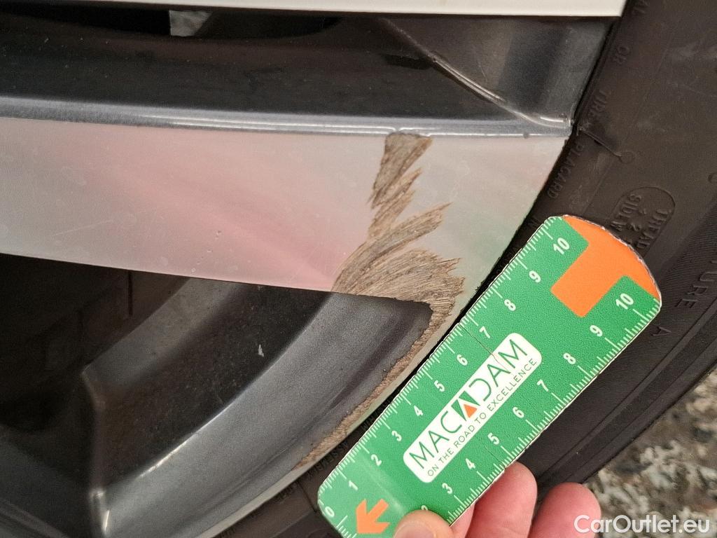  Peugeot  5008  Allure Pack 1.5 HDi 130CV BVA8 7 Sieges E6d #18