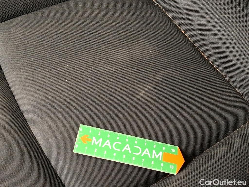  Renault  Trafic RENAULT  4p Combi Zen L2 Energy dCi 125 #35