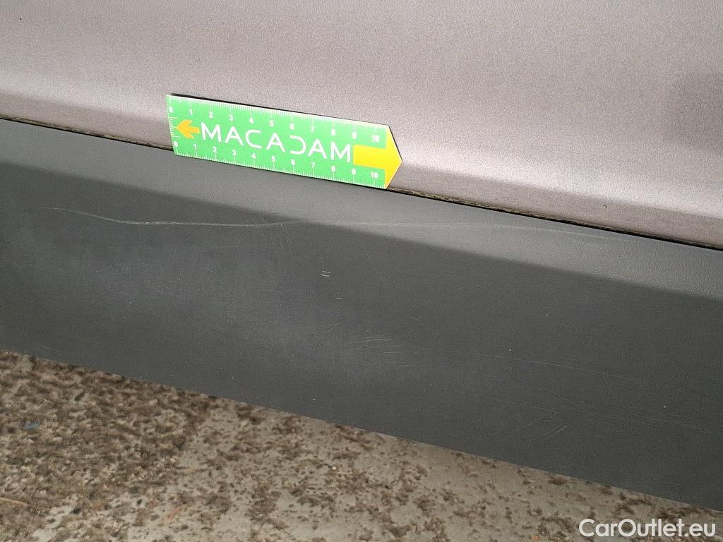  Renault  Trafic RENAULT  4p Combi Zen L2 Energy dCi 125 #57