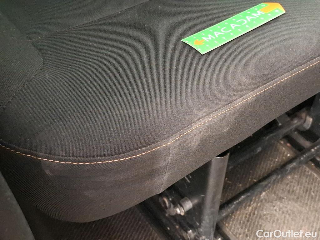  Renault  Trafic RENAULT  4p Combi Zen L2 Energy dCi 125 #52