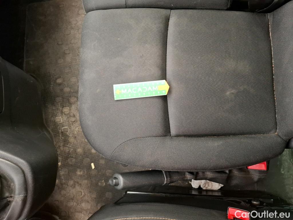  Renault  Trafic RENAULT  4p Combi Zen L2 Energy dCi 125 #33