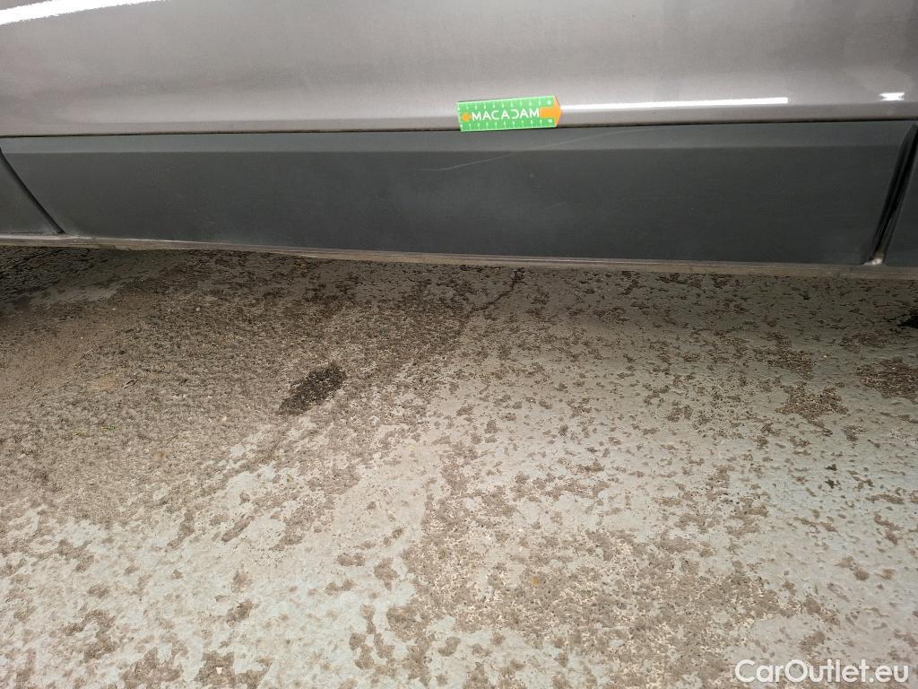  Renault  Trafic RENAULT  4p Combi Zen L2 Energy dCi 125 #56