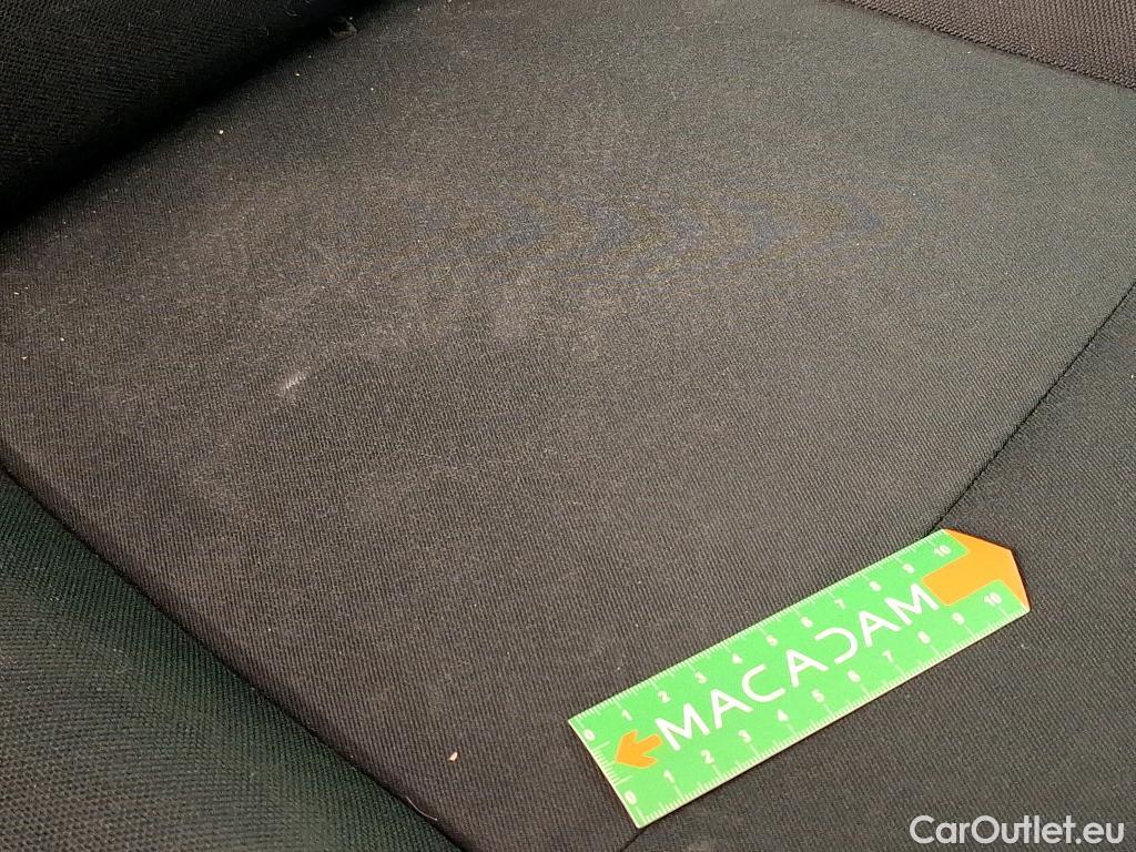  Renault  Trafic RENAULT  4p Combi Zen L2 Energy dCi 125 #48