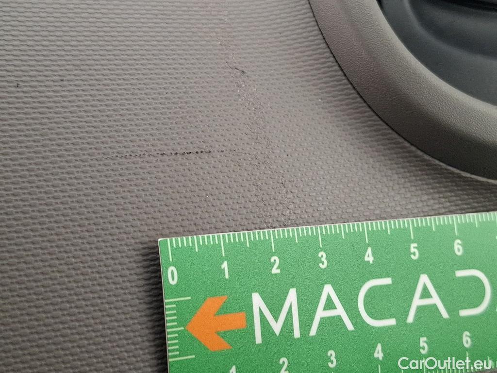  Renault  Trafic RENAULT  4p Combi Zen L2 Energy dCi 125 #31