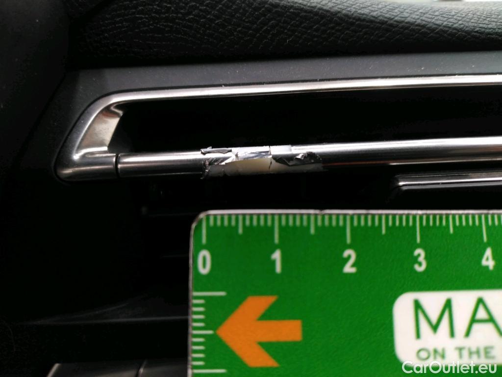  Peugeot  508 PEUGEOT  SW / 2018 / 5P / Break BlueHDi 130 S&S EAT8 Allure Pack #30