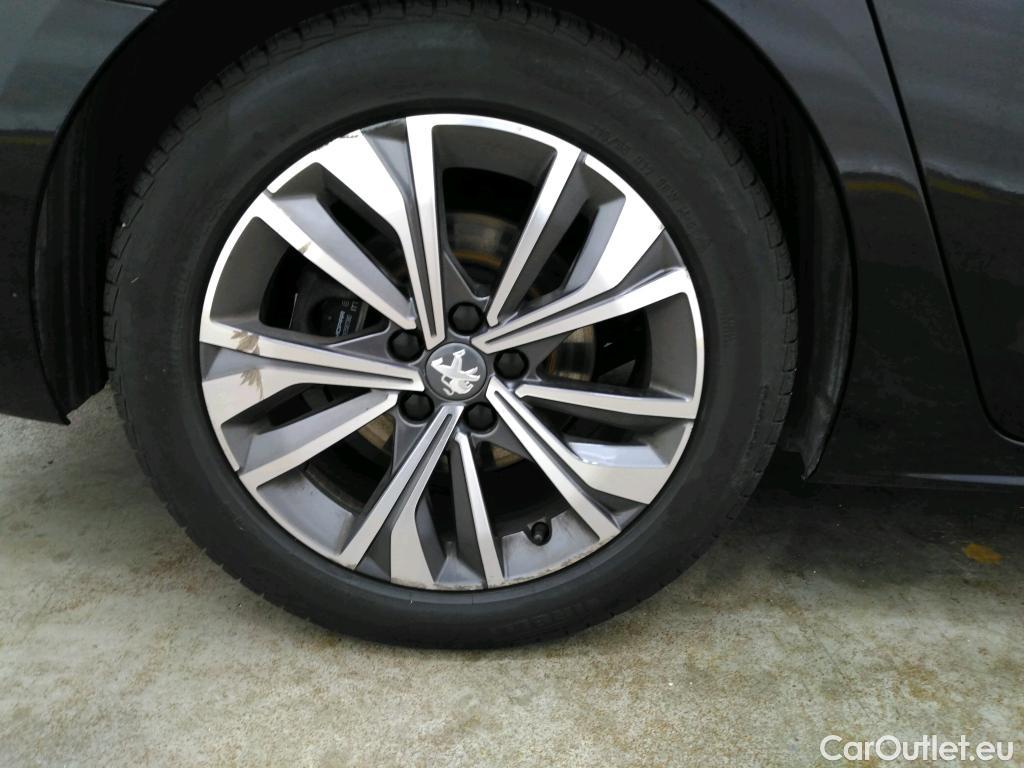  Peugeot  508 PEUGEOT  SW / 2018 / 5P / Break BlueHDi 130 S&S EAT8 Allure Pack #17