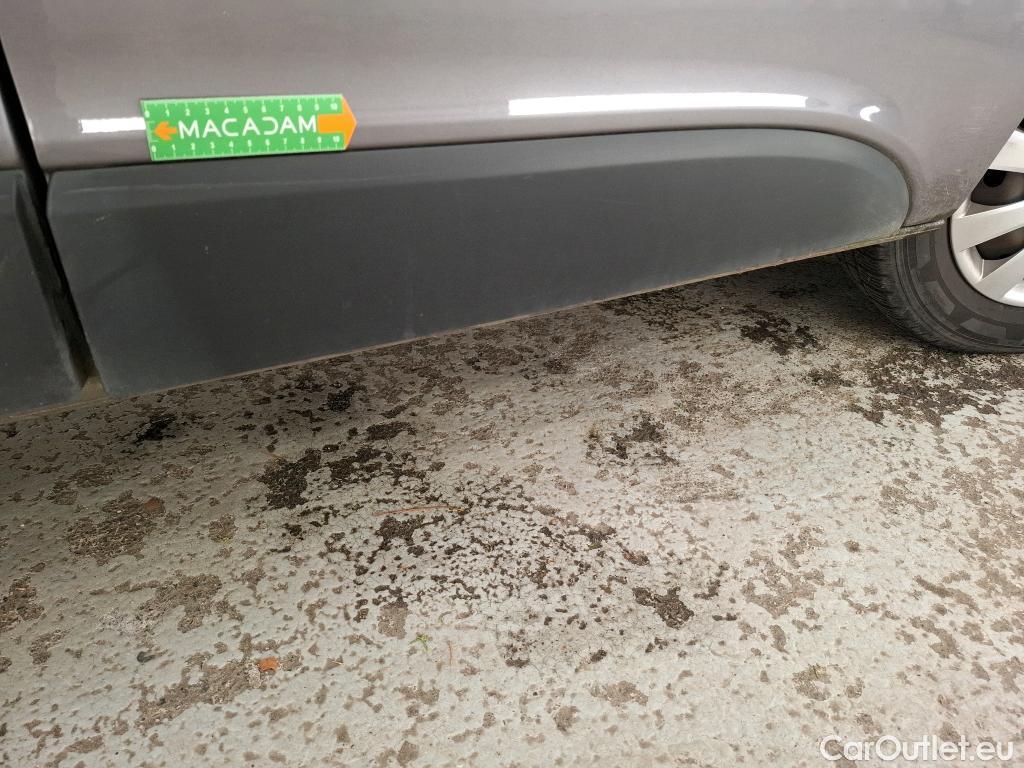  Renault  Trafic RENAULT  4p Combi Zen L2 Energy dCi 125 #61