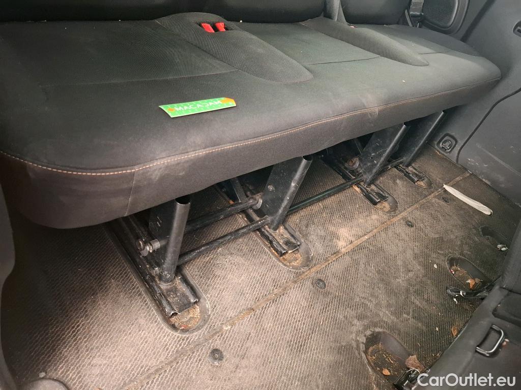  Renault  Trafic RENAULT  4p Combi Zen L2 Energy dCi 125 #51