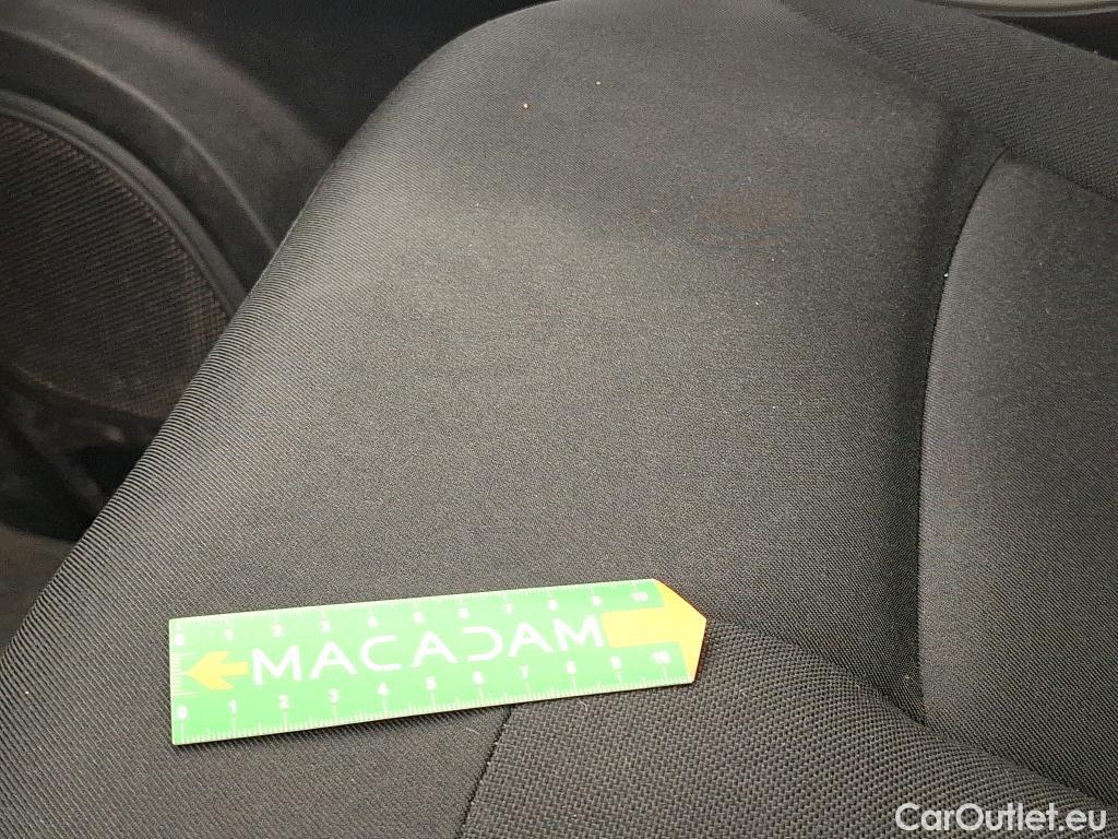  Renault  Trafic RENAULT  4p Combi Zen L2 Energy dCi 125 #38