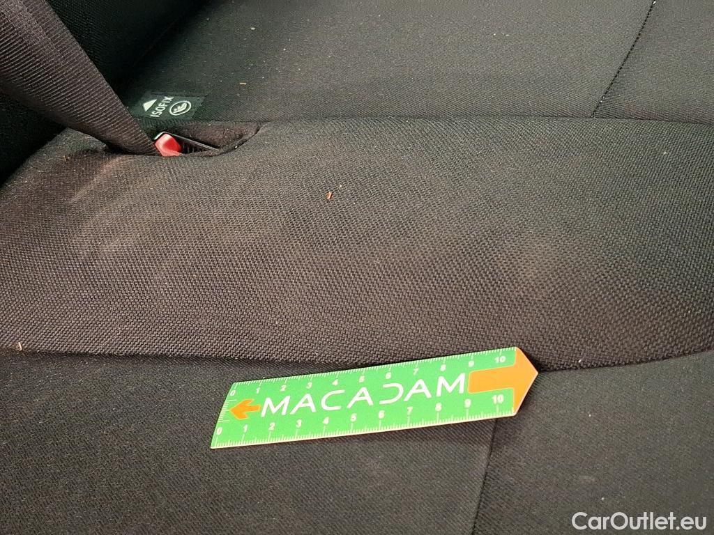  Renault  Trafic RENAULT  4p Combi Zen L2 Energy dCi 125 #49