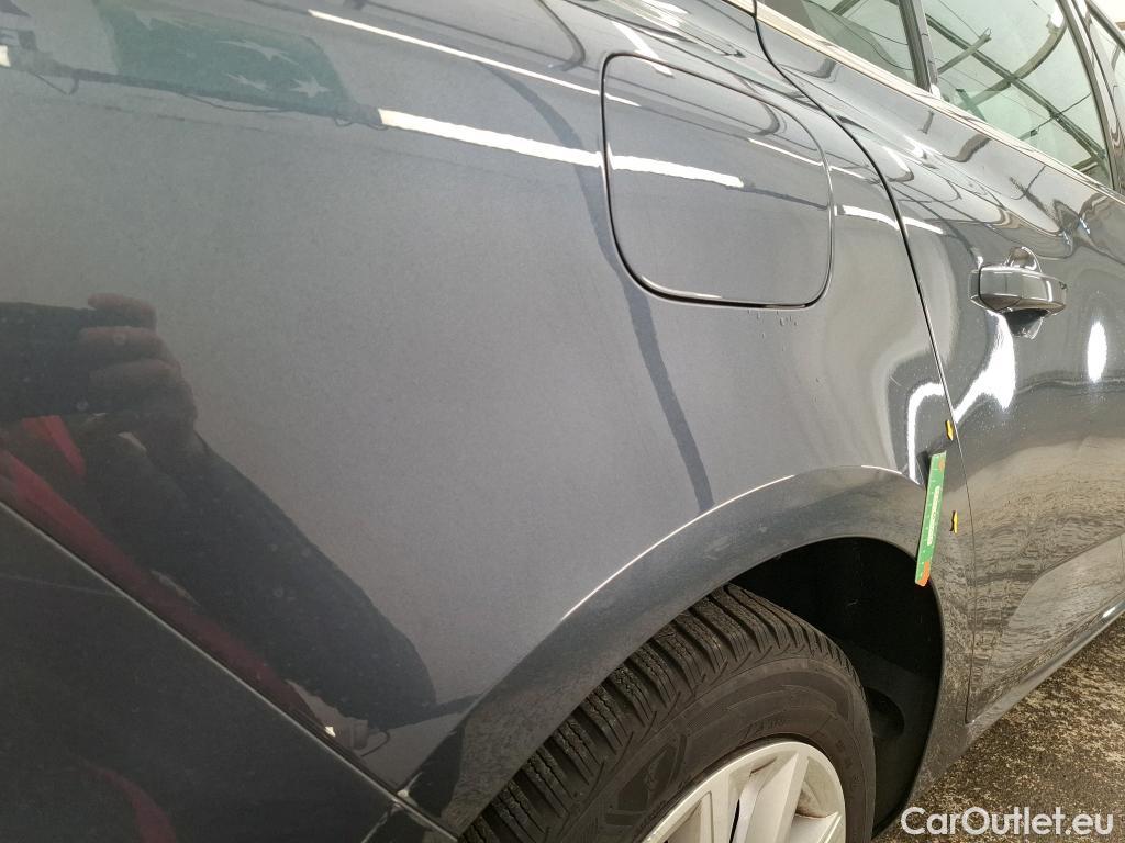  Renault  Megane RENAULT Mégane Estate / 2020 / 5P / Break Business TCe 140 EDC FAP #13