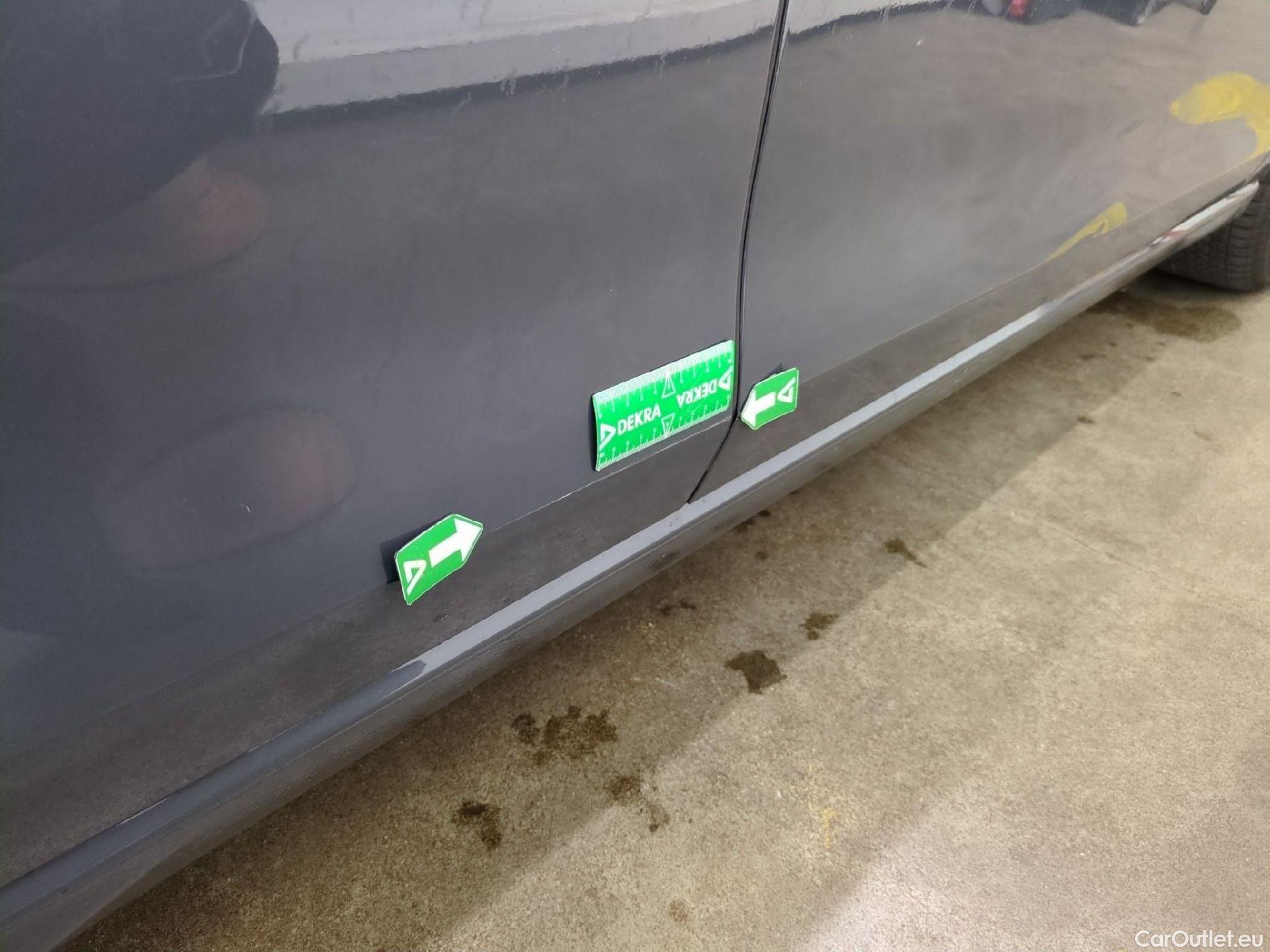  Volkswagen  Golf  VOLKSWAGEN / 2020 / 5P / Berline 1.0 eTSI OPF 110 DSG7 Life Business #60