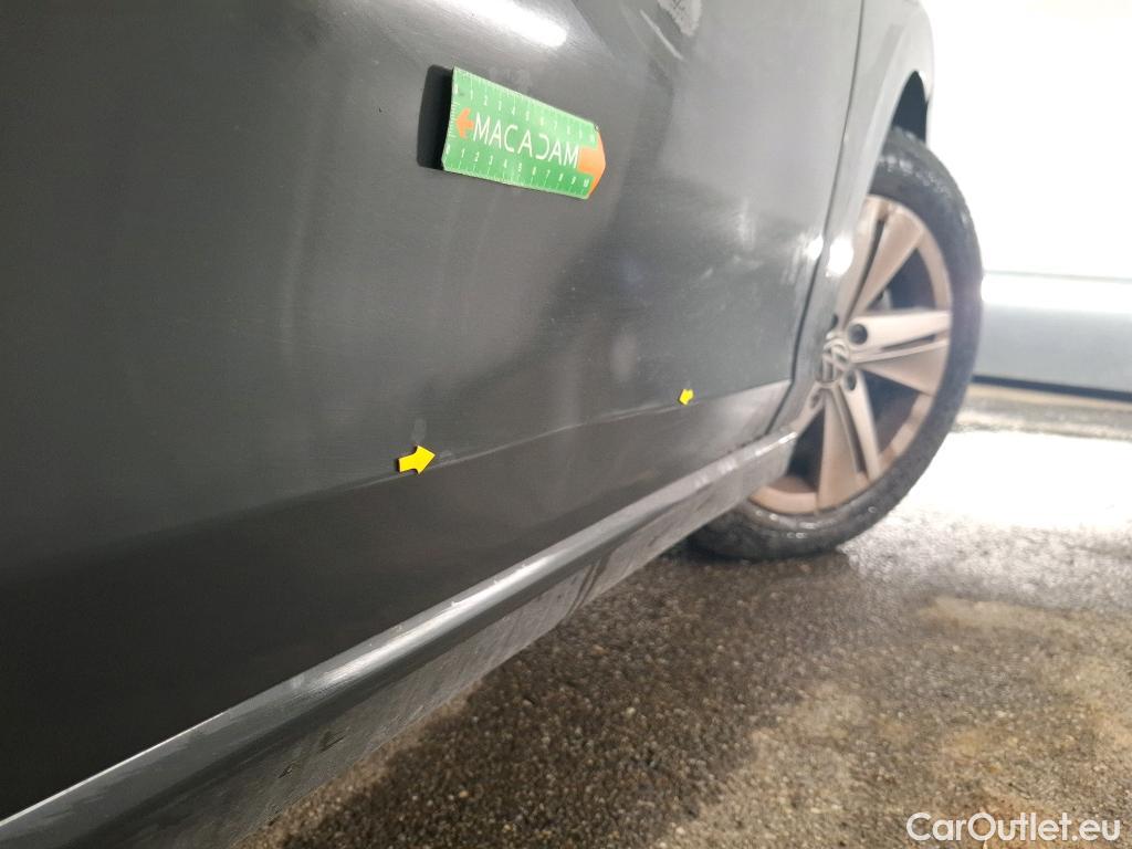  Volkswagen  Golf  VOLKSWAGEN  2020 5P  Berline 20 TDI SCR 115 DSG7 Life Busi #3