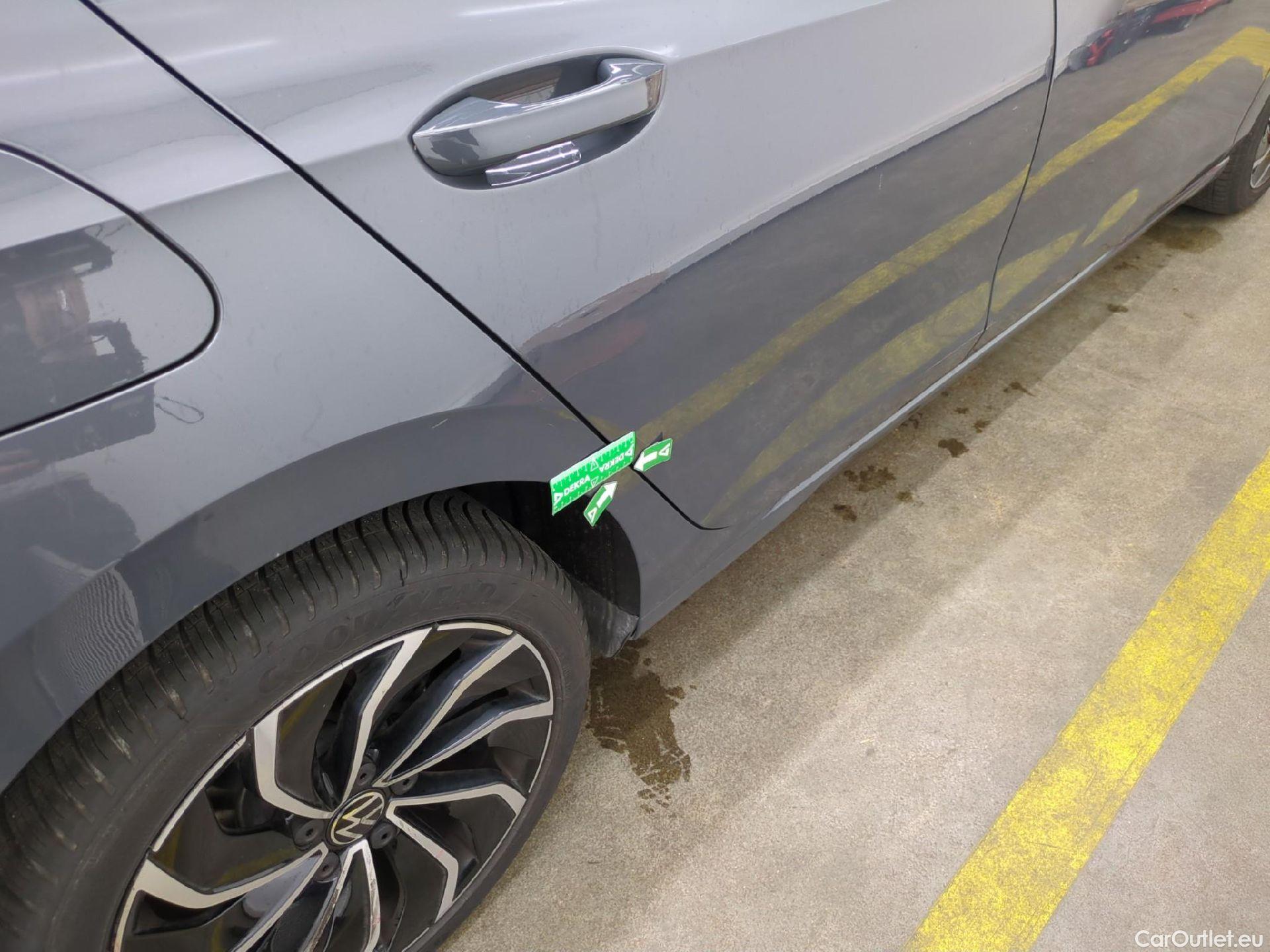  Volkswagen  Golf  VOLKSWAGEN / 2020 / 5P / Berline 1.0 eTSI OPF 110 DSG7 Life Business #37