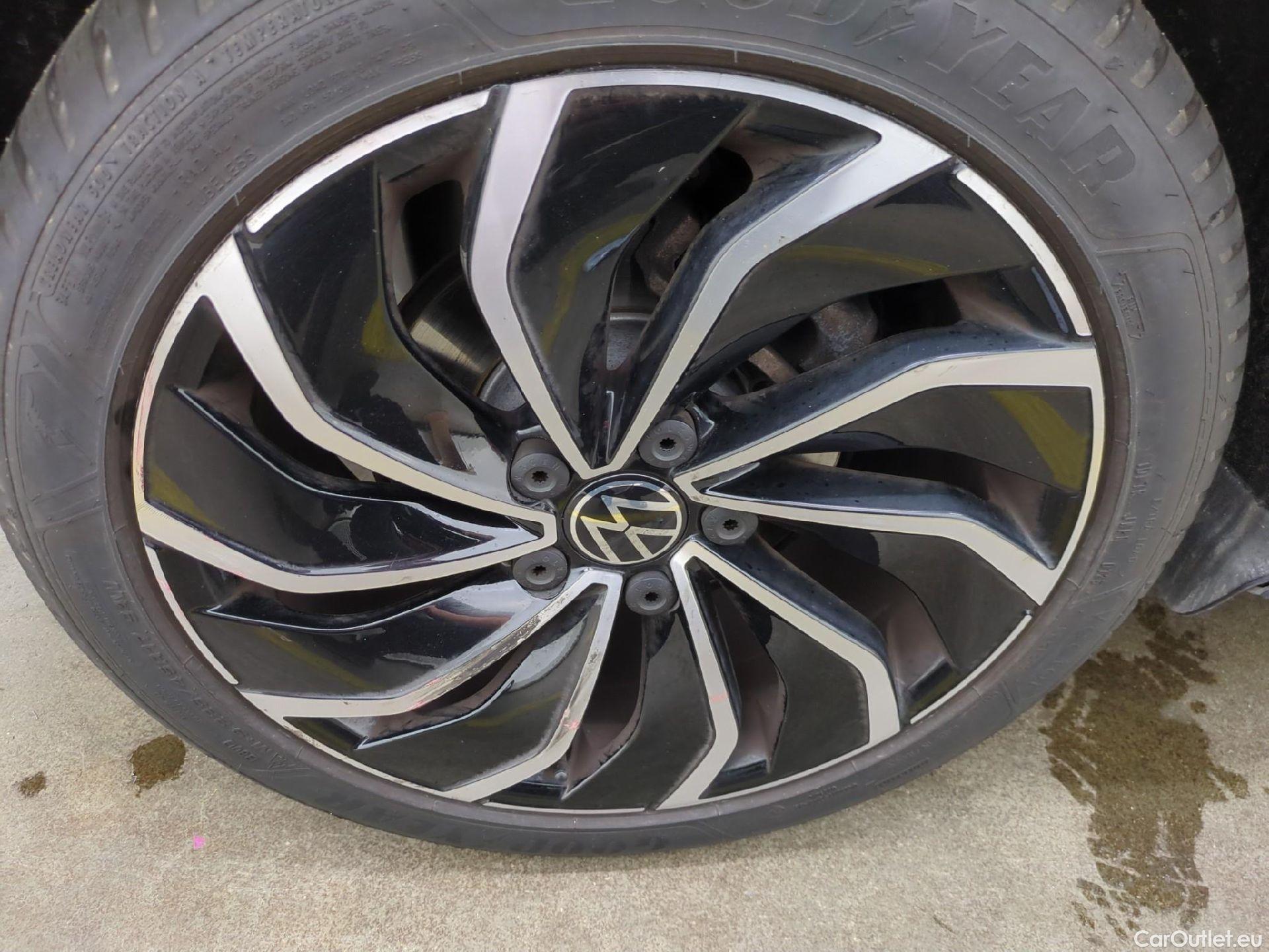  Volkswagen  Golf  VOLKSWAGEN / 2020 / 5P / Berline 1.0 eTSI OPF 110 DSG7 Life Business #32