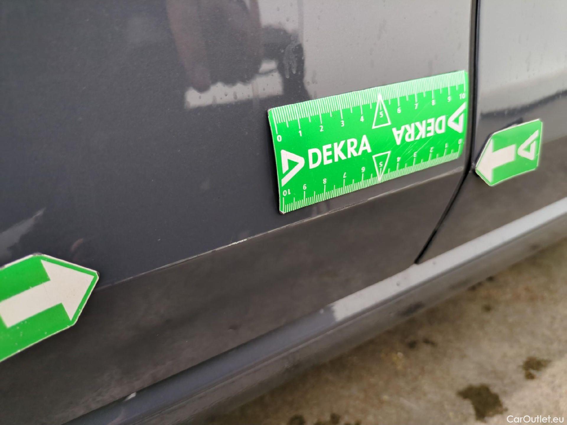  Volkswagen  Golf  VOLKSWAGEN / 2020 / 5P / Berline 1.0 eTSI OPF 110 DSG7 Life Business #61