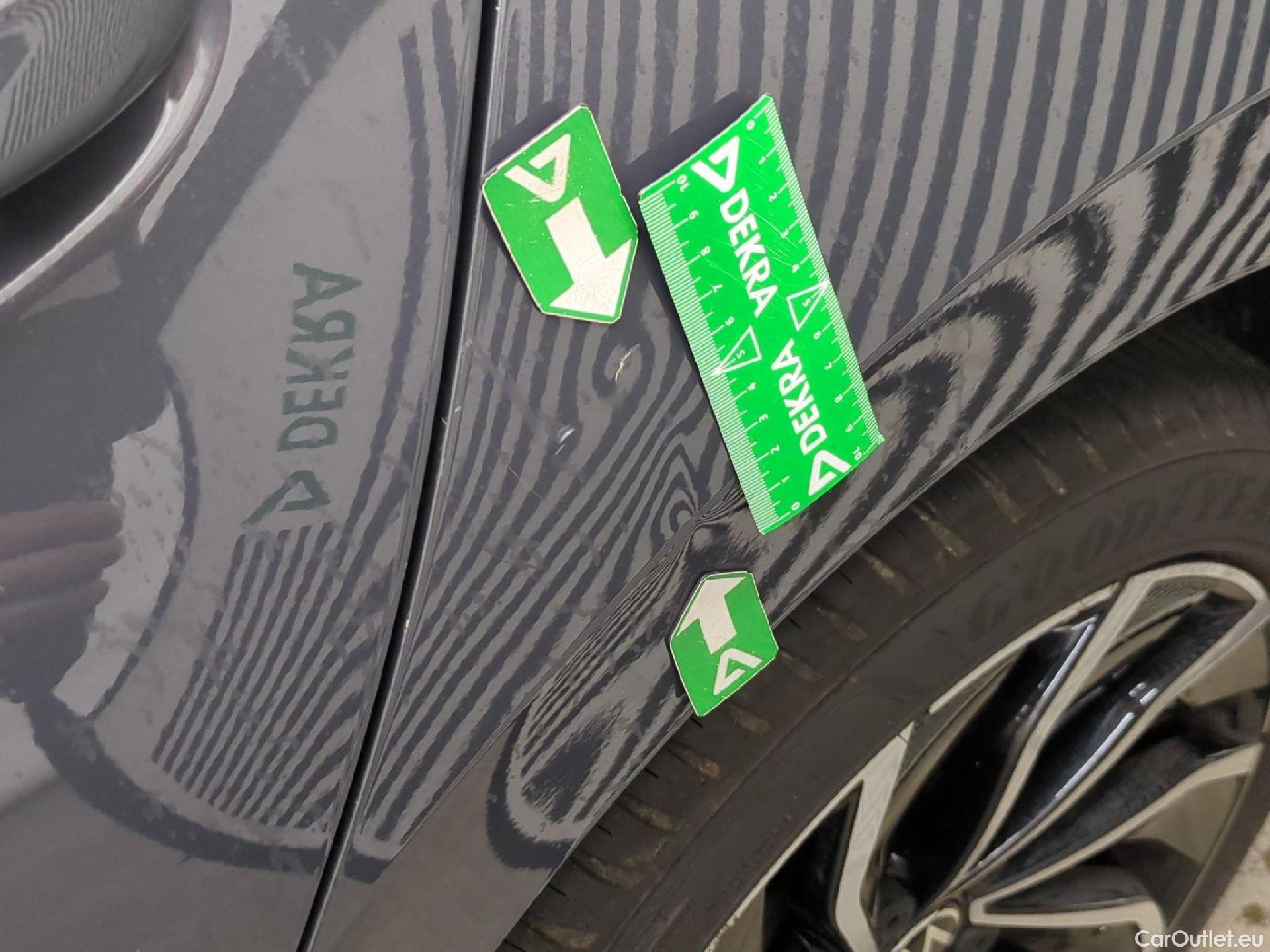  Volkswagen  Golf  VOLKSWAGEN / 2020 / 5P / Berline 1.0 eTSI OPF 110 DSG7 Life Business #53