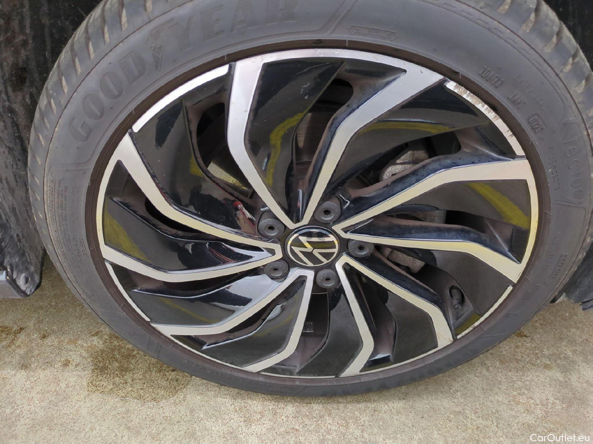  Volkswagen  Golf  VOLKSWAGEN / 2020 / 5P / Berline 1.0 eTSI OPF 110 DSG7 Life Business #17